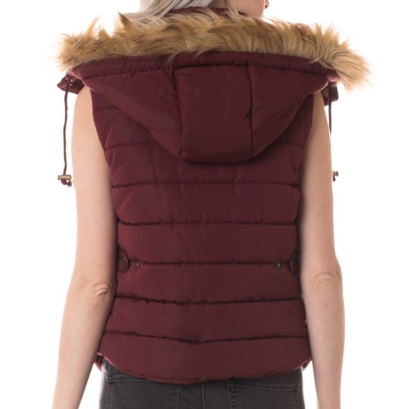 NWT Burgundy Faux Fur Hooded Quilted Bomber Vest - Picture 3 of 3